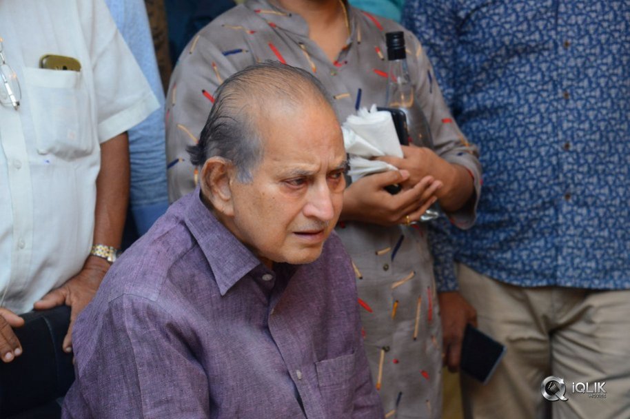 Celebrities-Pay-Homage-to-Vijaya-Nirmala-Garu